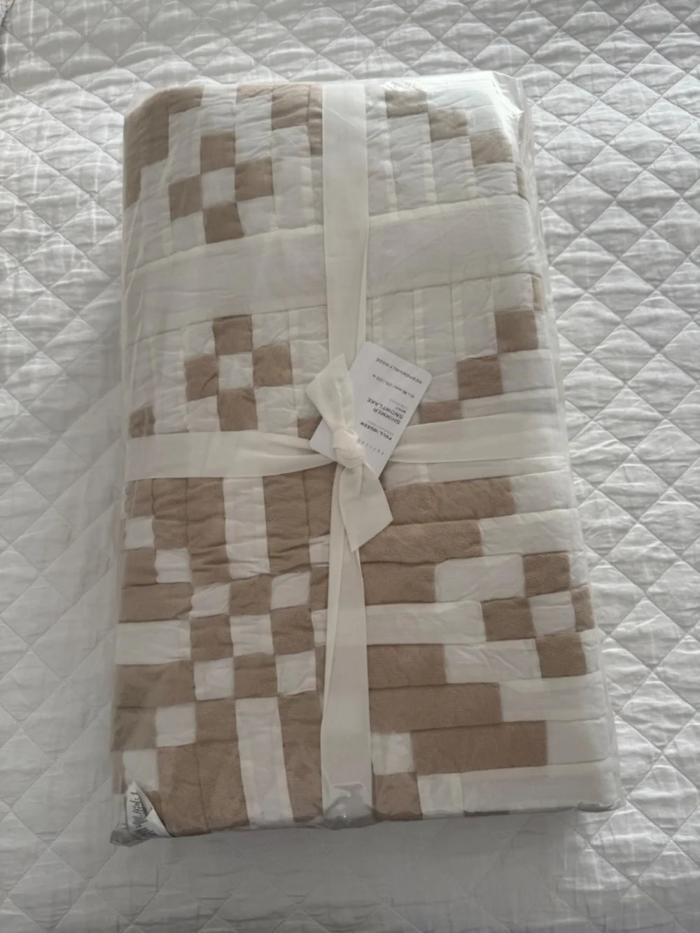 Pottery Barn Quilt Shimmer Sand Full/Queen /c Two Standard Shams